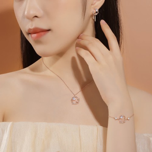 925 Silver Year of the Rabbit Moonstone Necklace 925 Silver Year of the Rabbit Moonstone Necklace