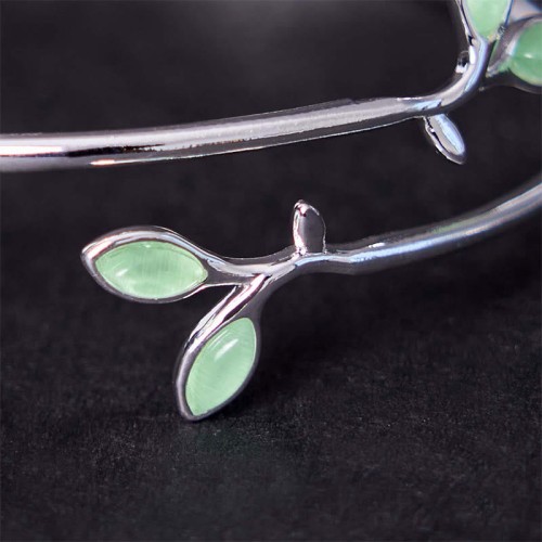 Leaf Pattern Cat Eye Support Cuff Bangle