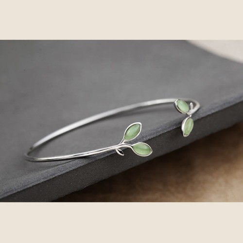 Leaf Pattern Cat Eye Support Cuff Bangle