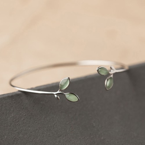 Leaf Pattern Cat Eye Support Cuff Bangle