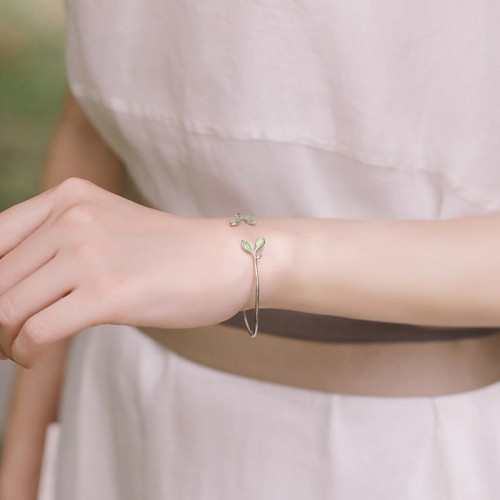 Leaf Pattern Cat Eye Support Cuff Bangle