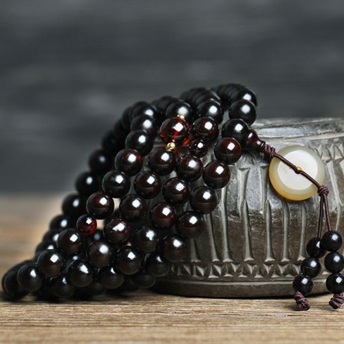 108 Mala Beads Small Leaf Red Sandalwood Amber Bracelet 108 Mala Beads Small Leaf Red Sandalwood Amber Bracelet