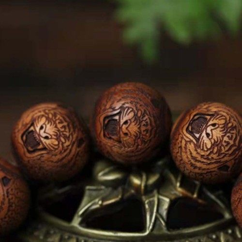 Tibetan Rosewood Engraved Tiger Protection Bracelet Tibetan Rosewood Engraved Tiger Protection Bracelet