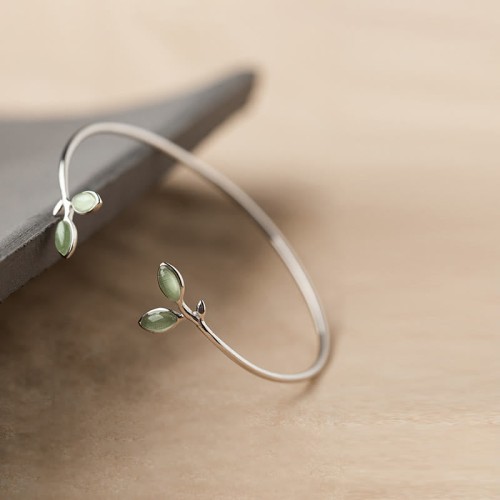Leaf Pattern Cat Eye Support Cuff Bangle