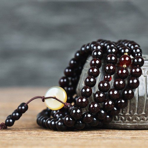 108 Mala Beads Small Leaf Red Sandalwood Amber Bracelet 108 Mala Beads Small Leaf Red Sandalwood Amber Bracelet