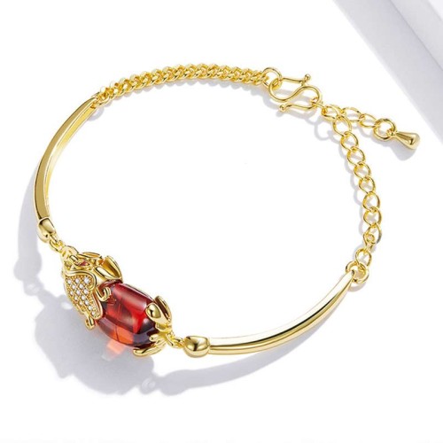 Feng Shui Golden Red Agate PiXiu Wealth Bracelet Feng Shui Golden Red Agate PiXiu Wealth Bracelet
