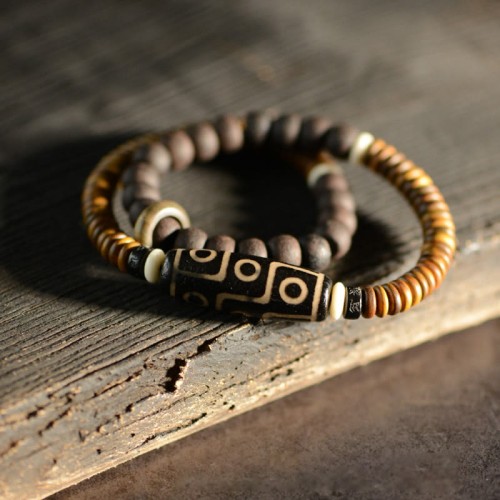 Tibetan Nine-Eye Dzi Bead Green Sandalwood Peace Wrap Bracelet Tibetan Nine-Eye Dzi Bead Green Sandalwood Peace Wrap Bracelet