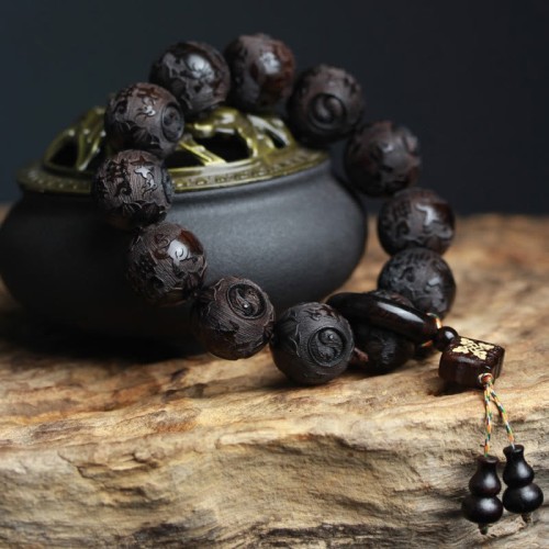 Ebony Wood Yin Yang Engraved Gourd Bracelet Ebony Wood Yin Yang Engraved Gourd Bracelet