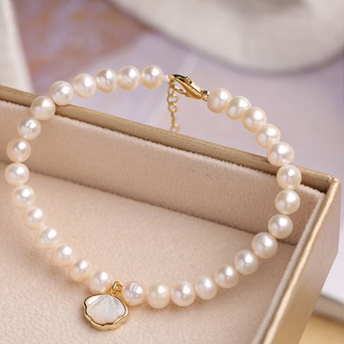 14K Gold Plated Pearl Crystal Shell Charm Bracelet 14K Gold Plated Pearl Crystal Shell Charm Bracelet