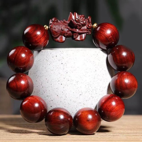 Small Leaf Red Sandalwood PiXiu Bracelet Small Leaf Red Sandalwood PiXiu Bracelet