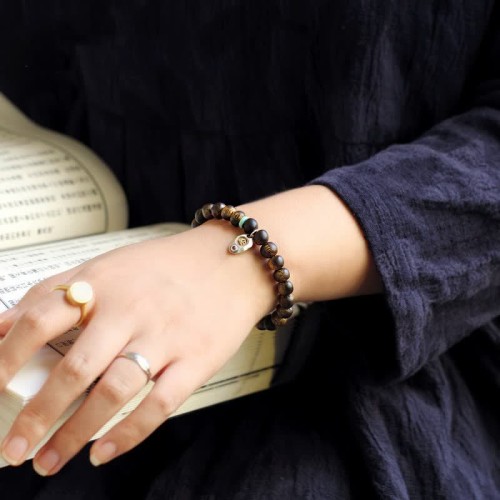 Vietnam Qinan Agarwood Turquoise Balance Strength Bracelet Vietnam Qinan Agarwood Turquoise Balance Strength Bracelet