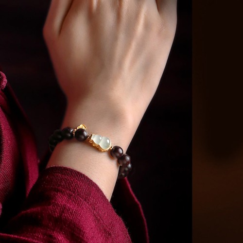 Red Sandalwood Gourd Jade Calm Bracelet