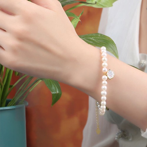 14K Gold Plated Pearl Crystal Shell Charm Bracelet 14K Gold Plated Pearl Crystal Shell Charm Bracelet