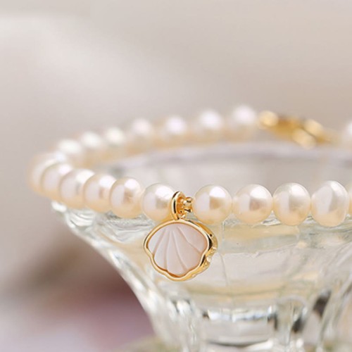 14K Gold Plated Pearl Crystal Shell Charm Bracelet 14K Gold Plated Pearl Crystal Shell Charm Bracelet