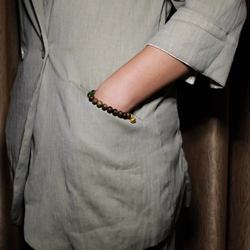 999 Gold Brunei Agarwood Cyan Jade Lotus Bracelet 999 Gold Brunei Agarwood Cyan Jade Lotus Bracelet