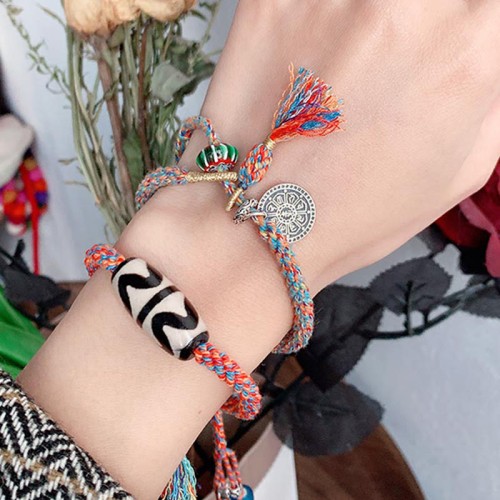 Tibetan Om Mani Padme Hum Silver Dzi Bead Protection Bracelet Tibetan Om Mani Padme Hum Silver Dzi Bead Protection Bracelet