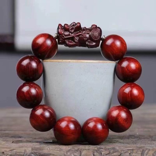 Small Leaf Red Sandalwood PiXiu Bracelet Small Leaf Red Sandalwood PiXiu Bracelet