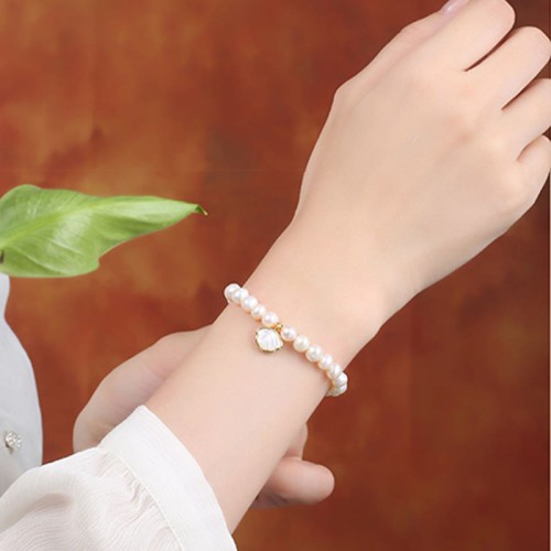 14K Gold Plated Pearl Crystal Shell Charm Bracelet 14K Gold Plated Pearl Crystal Shell Charm Bracelet