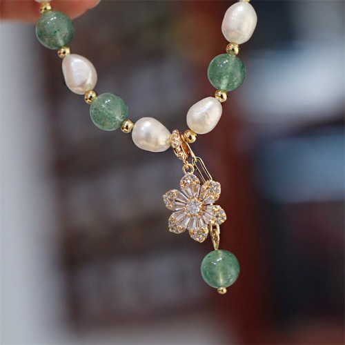 Green Strawberry Quartz Pearl Flower Charm Bracelet Green Strawberry Quartz Pearl Flower Charm Bracelet