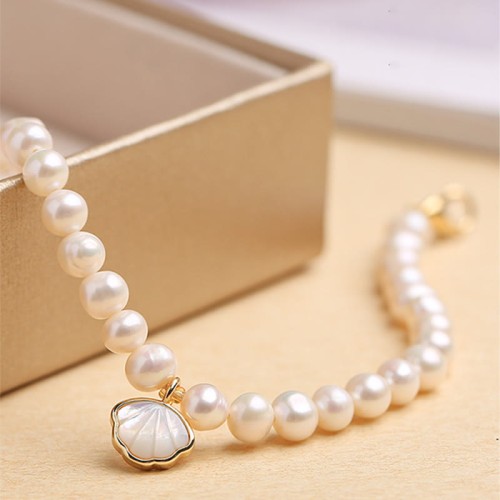 14K Gold Plated Pearl Crystal Shell Charm Bracelet 14K Gold Plated Pearl Crystal Shell Charm Bracelet