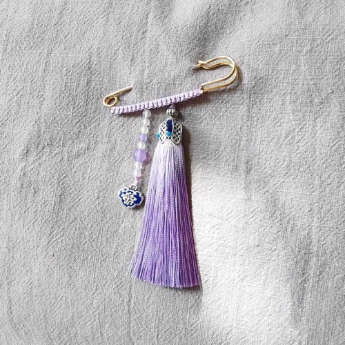 Vintage Chalcedony Beads Tassels Positive Brooch Vintage Chalcedony Beads Tassels Positive Brooch