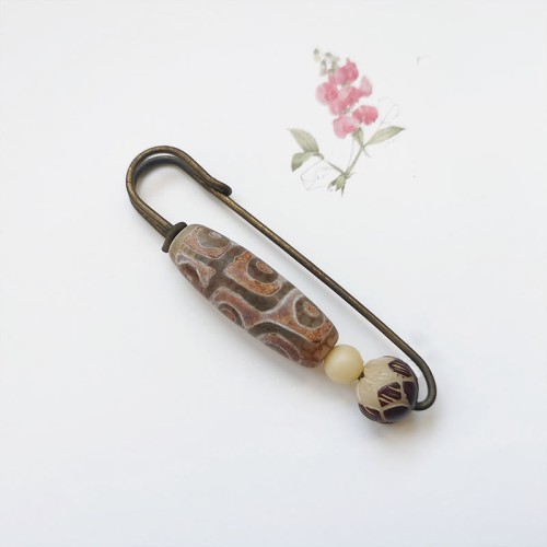 Nine-Eye Dzi Bead Bodhi Seed Lotus Protection Brooch Nine-Eye Dzi Bead Bodhi Seed Lotus Protection Brooch