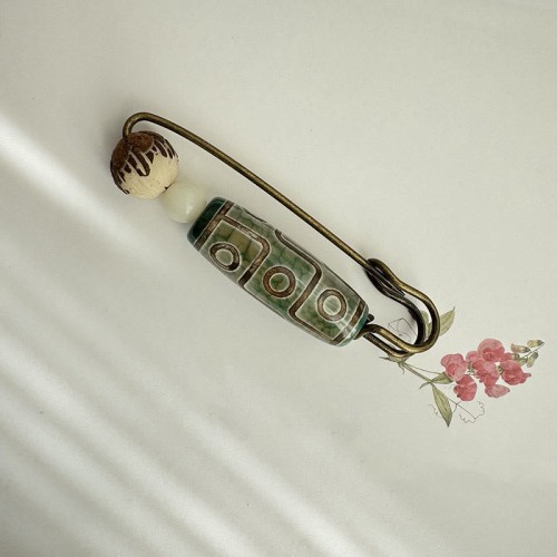 Nine-Eye Dzi Bead Bodhi Seed Lotus Protection Brooch Nine-Eye Dzi Bead Bodhi Seed Lotus Protection Brooch