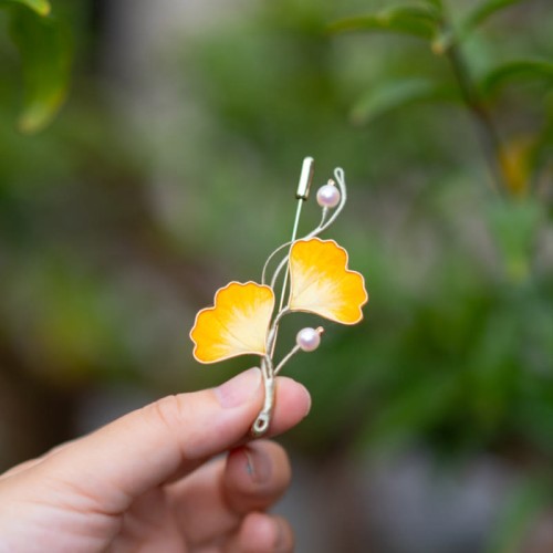 Handmade Yangzhou Velvet Mulberry Silk Ginkgo Leaf Brooch