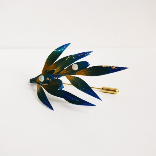 Handmade Velvet Mulberry Silk Green Yellow Blue Leaves Brooch Handmade Velvet Mulberry Silk Green Yellow Blue Leaves Brooch