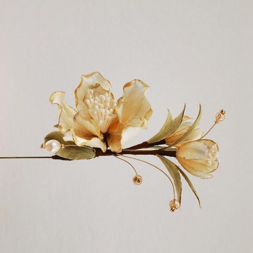 Handmade Velvet Mulberry Silk White Camellia Brooch Handmade Velvet Mulberry Silk White Camellia Brooch