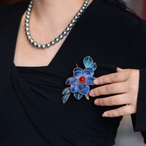 Handmade Yangzhou Velvet Mulberry Silk Blue Flowers Brooch Handmade Yangzhou Velvet Mulberry Silk Blue Flowers Brooch