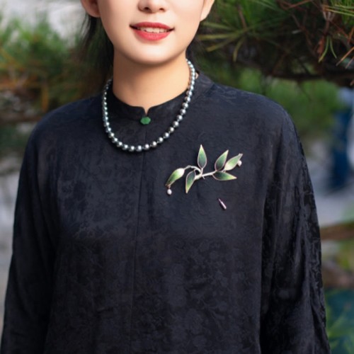 Handmade Yangzhou Velvet Mulberry Silk Green Bamboo Brooch Handmade Yangzhou Velvet Mulberry Silk Green Bamboo Brooch