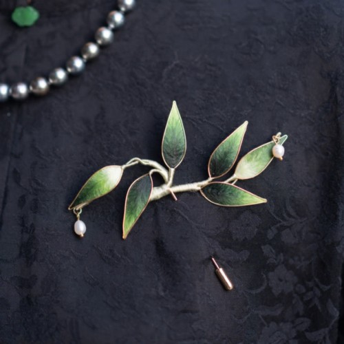 Handmade Yangzhou Velvet Mulberry Silk Green Bamboo Brooch Handmade Yangzhou Velvet Mulberry Silk Green Bamboo Brooch