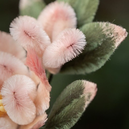 Handmade Yangzhou Velvet Mulberry Silk Peach Blossom Brooch