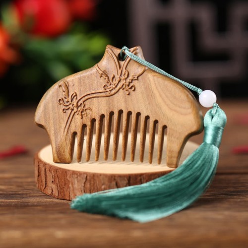 Green Sandalwood Fox Peony Lotus Engraved Comb