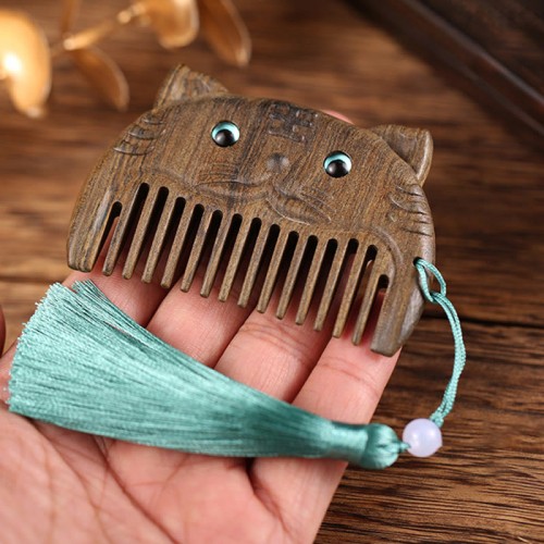 Chinese Zodiac Green Sandalwood Peace Mini Comb Chinese Zodiac Green Sandalwood Peace Mini Comb