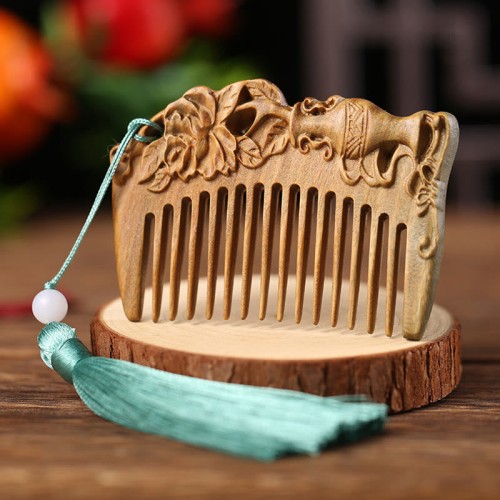 Green Sandalwood Fox Peony Lotus Engraved Comb
