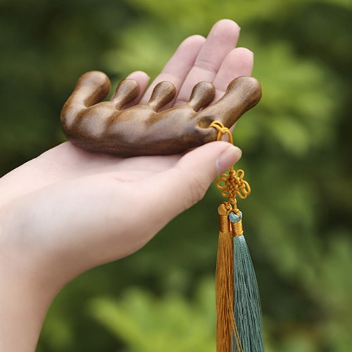 Simple Green Sandalwood Tassel Massage Comb Simple Green Sandalwood Tassel Massage Comb