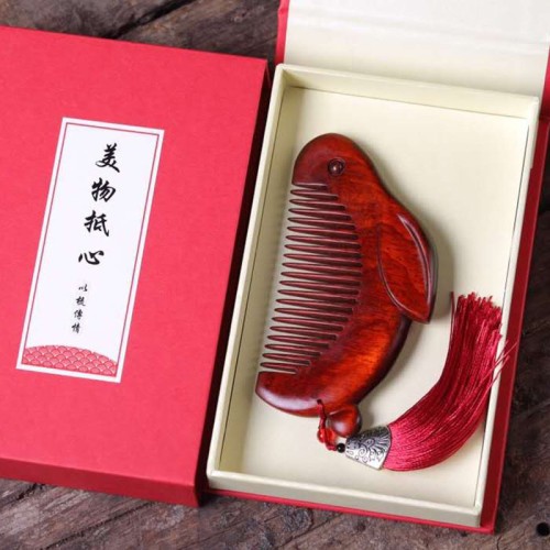 Small Leaf Sandalwood Bunny Comb with Gift Box Small Leaf Sandalwood Bunny Comb with Gift Box