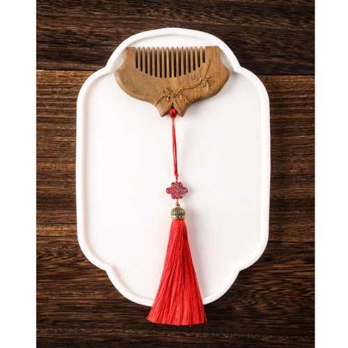 Green Sandalwood Flower Engraved Soothing Comb Green Sandalwood Flower Engraved Soothing Comb