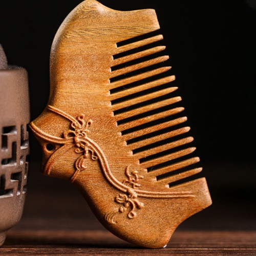 Green Sandalwood Flower Engraved Soothing Comb Green Sandalwood Flower Engraved Soothing Comb