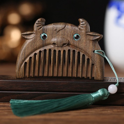 Chinese Zodiac Green Sandalwood Peace Mini Comb Chinese Zodiac Green Sandalwood Peace Mini Comb