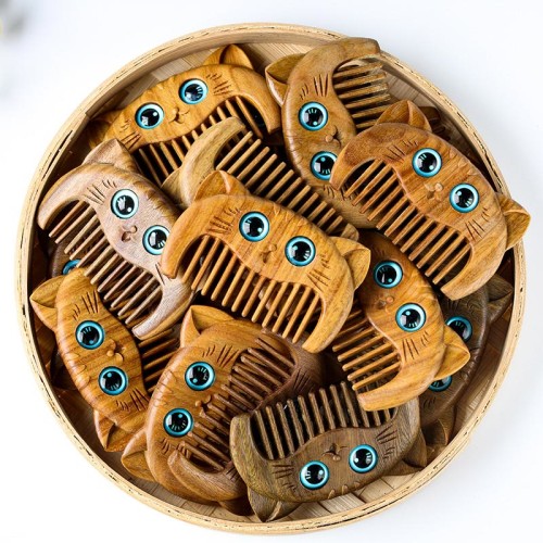 Simple Cat Pattern Green Sandalwood Portable Comb Simple Cat Pattern Green Sandalwood Portable Comb