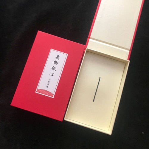 Small Leaf Sandalwood Bunny Comb with Gift Box Small Leaf Sandalwood Bunny Comb with Gift Box