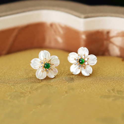 925 Sterling Silver Tridacna Stone Jade Flower Earrings 925 Sterling Silver Tridacna Stone Jade Flower Earrings