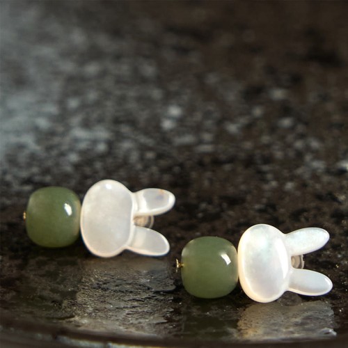 Tridacna Stone Rabbit Hetian Jade Luck Earrings Tridacna Stone Rabbit Hetian Jade Luck Earrings