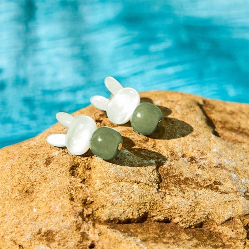 Tridacna Stone Rabbit Hetian Jade Luck Earrings Tridacna Stone Rabbit Hetian Jade Luck Earrings