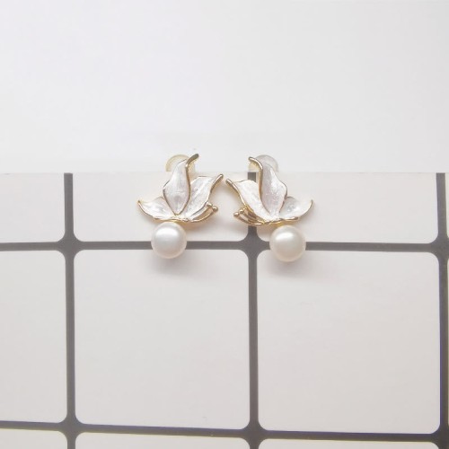 925 Sterling Silver Gold-Plated Natural Pearl Butterfly Wisdom Stud Earrings 925 Sterling Silver Gold-Plated Natural Pearl Butterfly Wisdom Stud Earrings