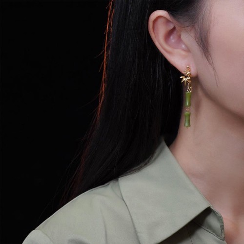 925 Sterling Silver Gold-Plated Peridot Bamboo Leaf Drop Earrings 925 Sterling Silver Gold-Plated Peridot Bamboo Leaf Drop Earrings