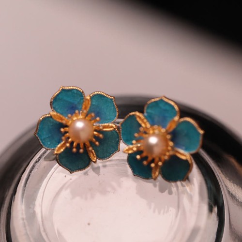 Peach Blossom Pearl Happiness Stud Earrings Peach Blossom Pearl Happiness Stud Earrings